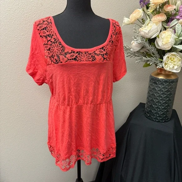 Torrid Coral Lace Crochet Top 0 | Boho Floral Scoop Neck Short Sleeve Blouse - Picture 1 of 7